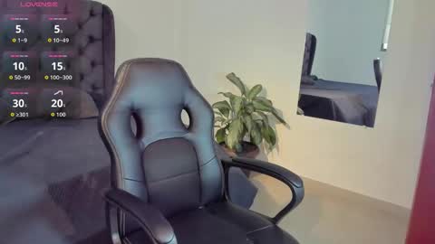 Maria online show from 10/20/25, 07:03