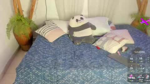 Snapshot of _marianafox chatting on 02/17/26, 06:10 Mariana Fox online show from 02/17/26, 06:10