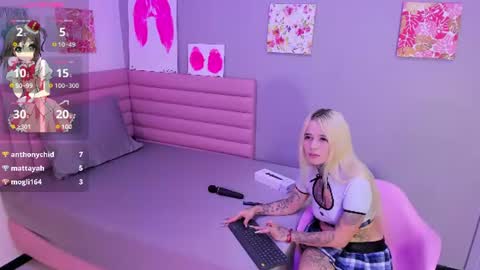 Snapshot of _mariangel1 chatting on 06/17/26, 04:37 _mariangel1 online show from 06/17/26, 04:37