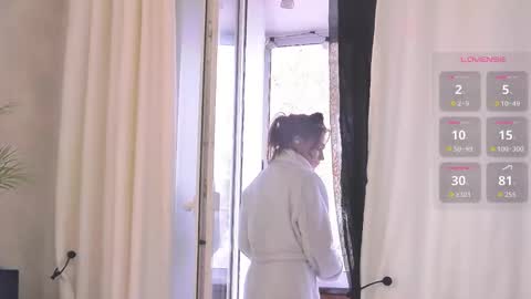 Snapshot of _maridragon_ chatting on 10/23/25, 08:24 Mari online show from 10/23/25, 08:24