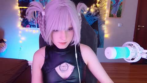 Snapshot of _mariko_ chatting on 12/13/24, 03:00 Mariko online show from 12/13/24, 03:00