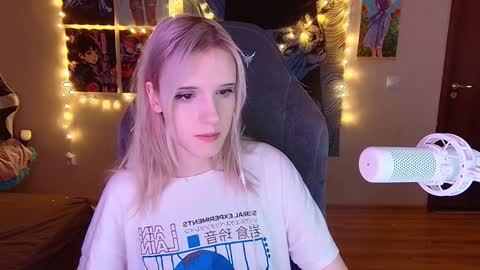 Snapshot of _mariko_ chatting on 12/20/24, 02:38 Mariko online show from 12/20/24, 02:38