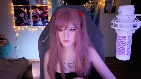 Snapshot of _mariko_ chatting on 03/06/25, 02:40 Mariko online show from 03/06/25, 02:40