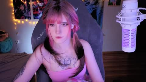 Snapshot of _mariko_ chatting on 03/07/25, 02:12 Mariko online show from 03/07/25, 02:12