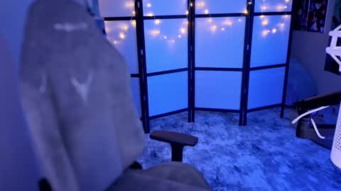 Snapshot of _mariko_ chatting on 09/14/25, 03:22 Mariko online show from 09/14/25, 03:22