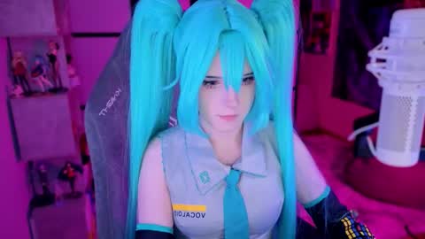 Snapshot of _mariko_ chatting on 09/19/25, 03:24 Mariko online show from 09/19/25, 03:24