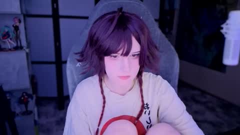 Snapshot of _mariko_ chatting on 10/19/25, 03:23 Mariko online show from 10/19/25, 03:23