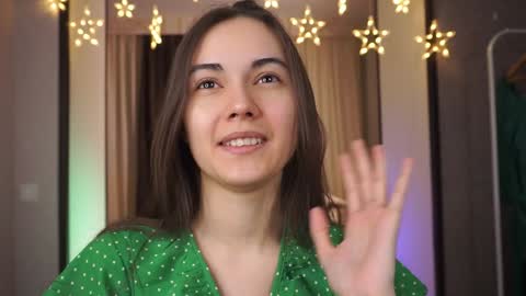  Gwen  online show from 12/14/24, 07:57