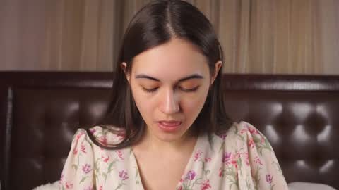  Gwen  online show from 12/27/24, 11:53