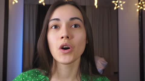  Gwen  online show from 12/28/24, 11:26