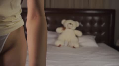  Gwen  online show from 01/29/25, 10:43