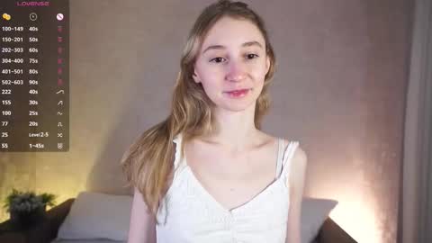  Gwen  online show from 10/01/25, 04:07