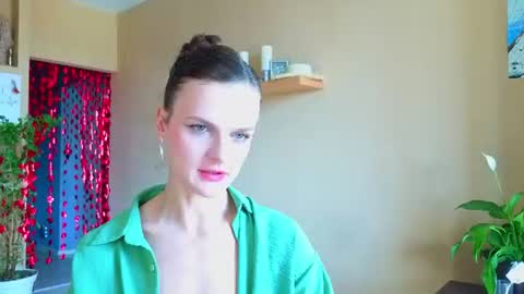 Sophia online show from 08/02/26, 10:03