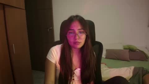 Snapshot of _maxxx1_ chatting on 05/27/26, 01:24 max and abby online show from 05/27/26, 01:24