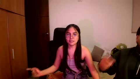 max and abby online show from 06/25/26, 01:49