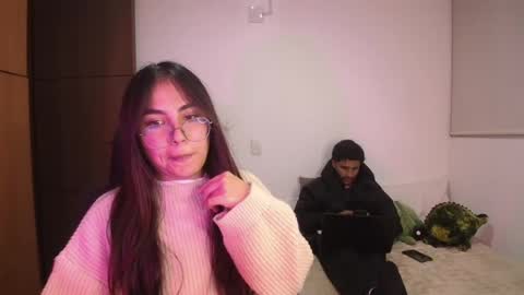 max and abby online show from 07/30/26, 01:59