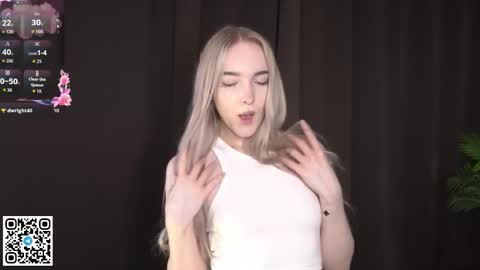 Elva and Kate  online show from 09/22/25, 06:15