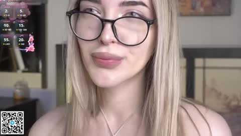 Elva and Kate  online show from 09/28/25, 08:20