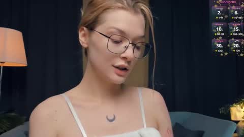 Elva and Kate  online show from 11/08/25, 10:59