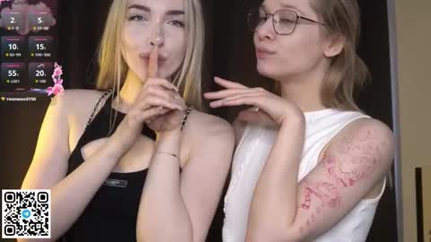 Elva and Kate  online show from 11/14/25, 07:51