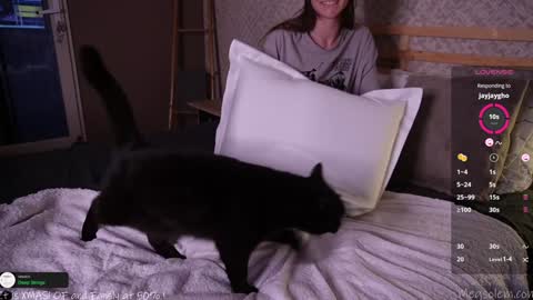 Snapshot of _meg chatting on 12/23/24, 05:22 Meg online show from 12/23/24, 05:22