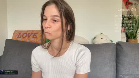 Snapshot of _meg chatting on 10/19/25, 11:55 Meg online show from 10/19/25, 11:55