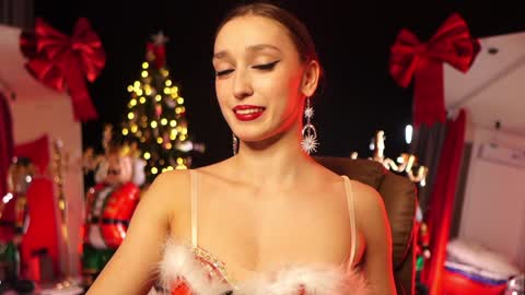 Snapshot of _meganmeow_ chatting on 12/21/24, 10:19 Saturday - start 2030-2130 GMT online show from 12/21/24, 10:19