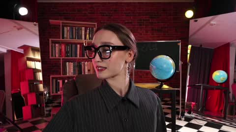 Snapshot of _meganmeow_ chatting on 10/05/25, 08:18 Saturday - start 2030-2130 GMT online show from 10/05/25, 08:18