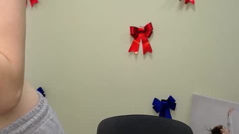 Susie online show from 03/04/25, 07:41