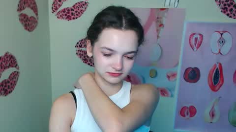 Susie online show from 12/01/25, 01:05