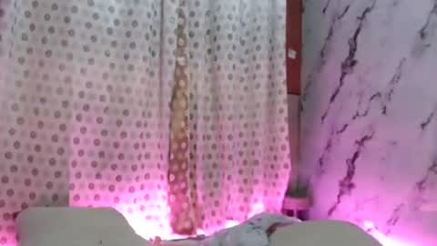 Melly online show from 07/05/26, 04:19