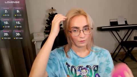 _meow_neko_ online show from 12/14/25, 03:01