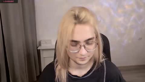 _meow_neko_ online show from 03/23/26, 07:18