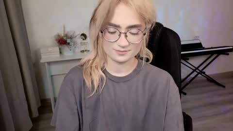 _meow_neko_ online show from 05/01/26, 01:10