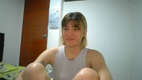 Snapshot of _mia_foster1 chatting on 04/28/26, 01:37 Mia-foster online show from 04/28/26, 01:37
