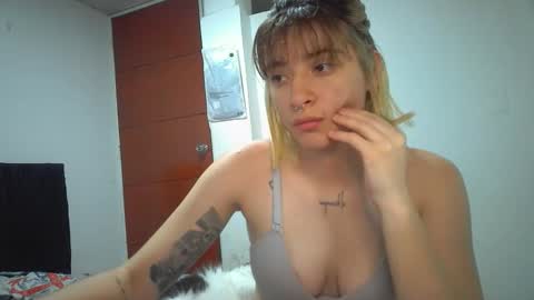 Snapshot of _mia_foster1 chatting on 05/11/26, 12:49 Mia-foster online show from 05/11/26, 12:49