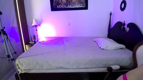  Mia  online show from 03/12/26, 12:55