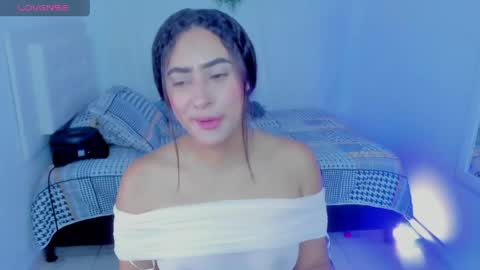 Mia online show from 06/07/26, 04:33