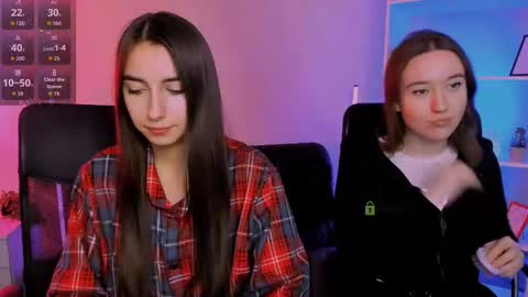 Snapshot of _mila_fire chatting on 12/17/25, 09:59 your Mila online show from 12/17/25, 09:59