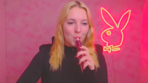 Melanie online show from 10/20/25, 05:52