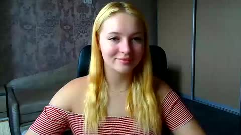 Snapshot of _mila_la_ chatting on 06/06/26, 09:36 Melanie online show from 06/06/26, 09:36