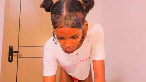 Mimi online show from 04/10/26, 02:06