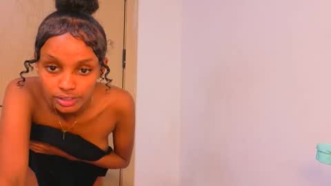 Mimi online show from 04/13/26, 02:44