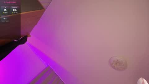 _miray_ online show from 10/12/25, 05:23