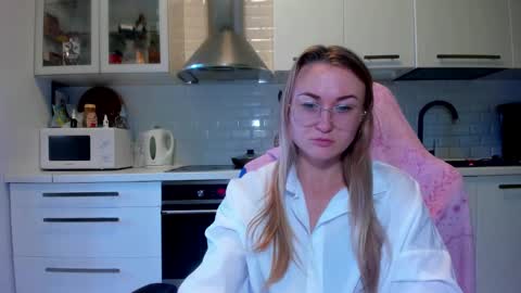 Eva online show from 10/06/25, 08:23