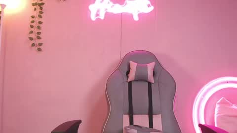 Hinata 3 online show from 04/15/26, 08:09