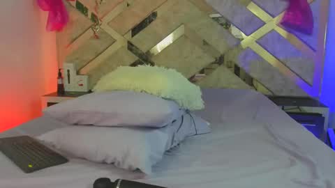 Khloe  online show from 03/03/25, 05:31