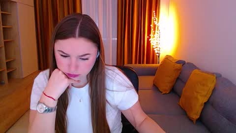 Mia online show from 03/22/26, 07:23