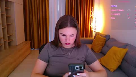 Mia online show from 06/03/26, 06:49