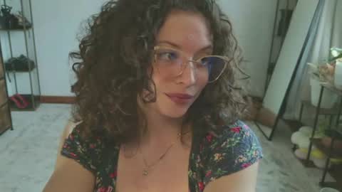 Mara Independent model online show from 08/04/26, 07:27